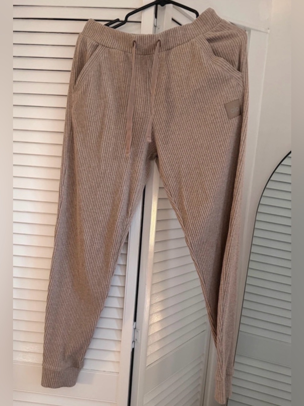 Alo Yoga Muse Sweatpants
